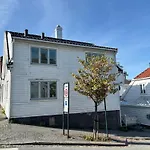 Romslig Leilighet I Sentrum Med Egen Takterrasse